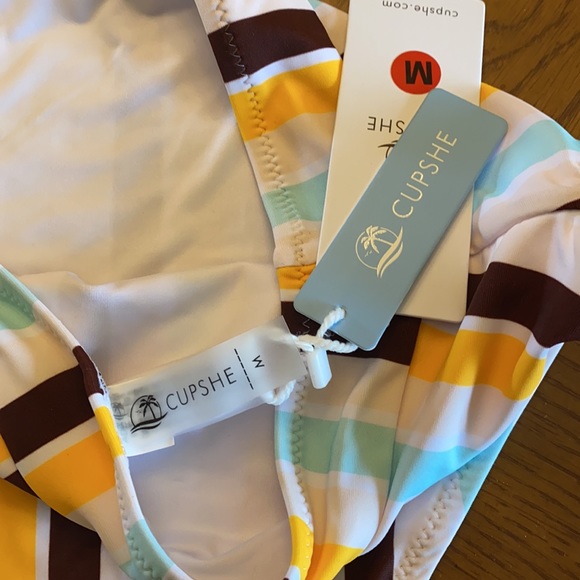 NWT: bathing suit bottoms - Picture 3 of 4